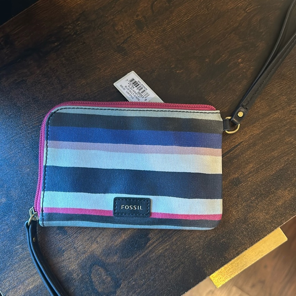 Fossil wristlet